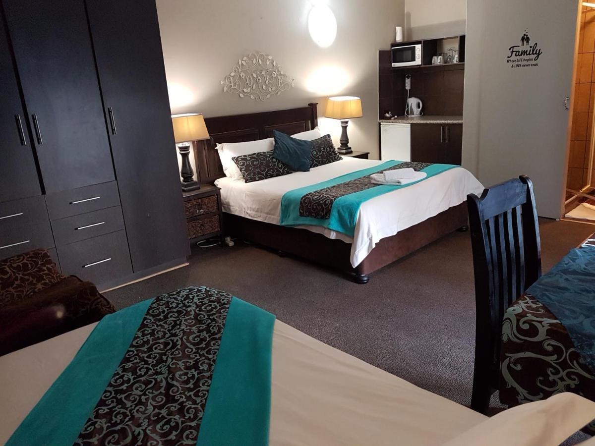 Gemstone Guest House Klerksdorp Exterior photo