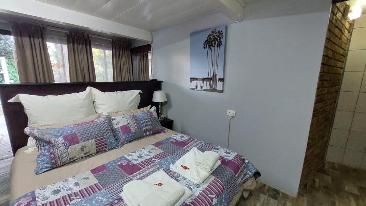 Gemstone Guest House Klerksdorp Exterior photo