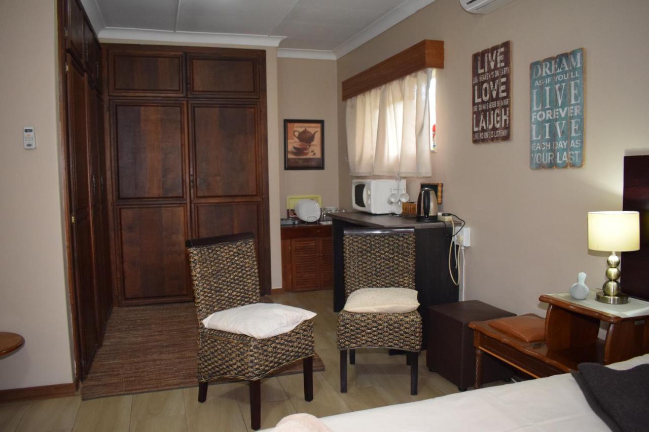 Gemstone Guest House Klerksdorp Exterior photo