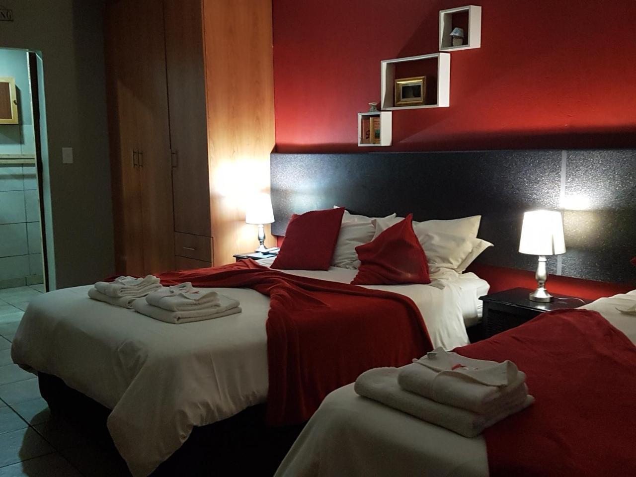 Gemstone Guest House Klerksdorp Exterior photo