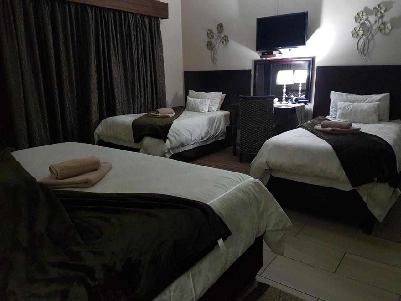Gemstone Guest House Klerksdorp Exterior photo
